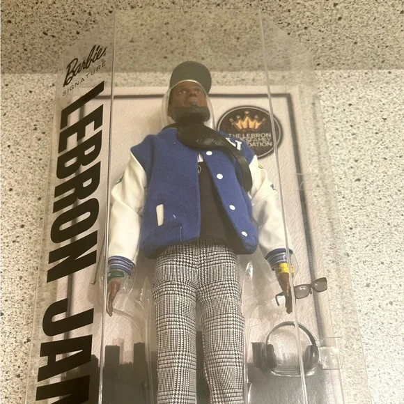 Mattel Kenbassador LeBron James Doll NIB IN HAND! - Picture 2 of 11